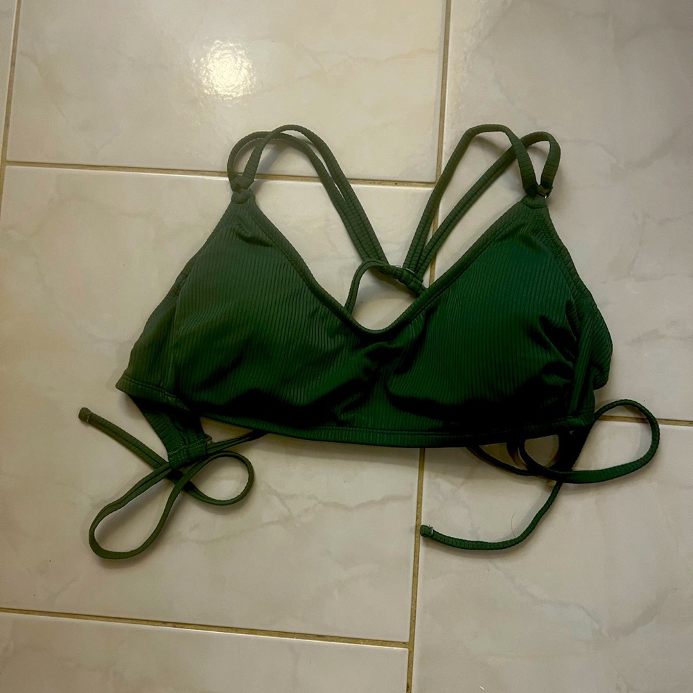 Xhilaration Women’s Green Ribbed Bikini Top